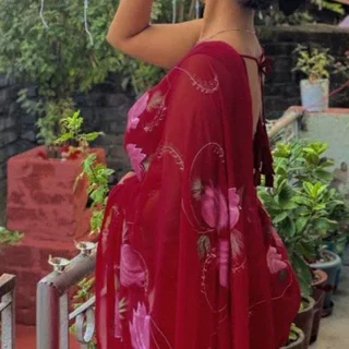 Curvy Desi girl