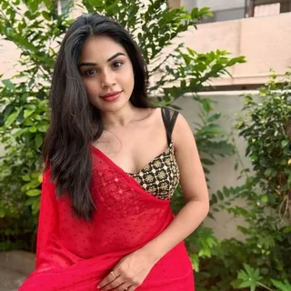 Noughty Aunty 🍑